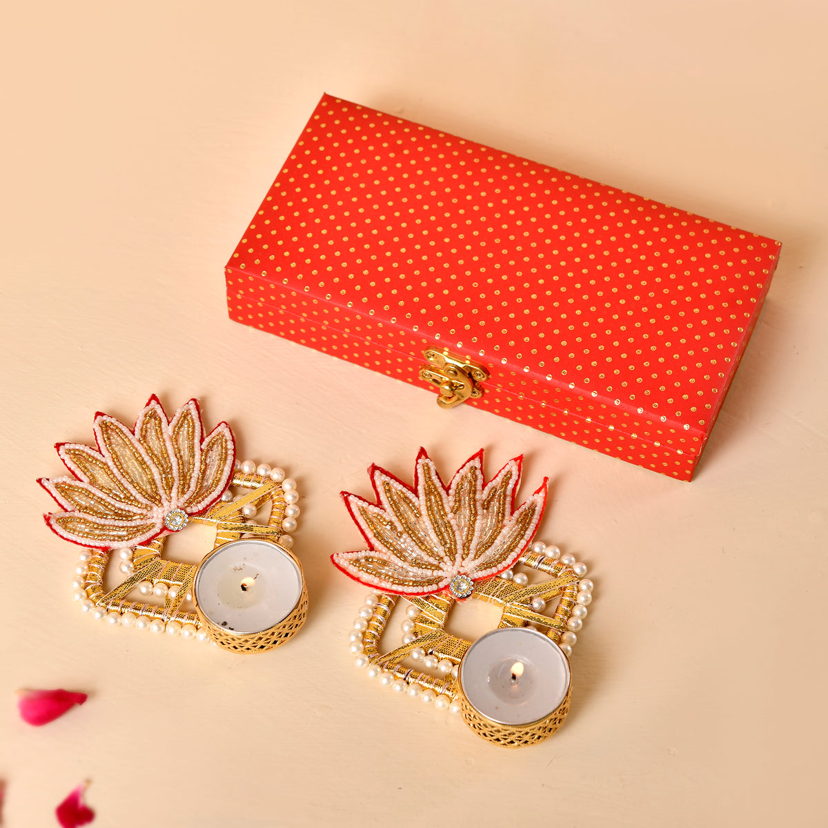 Lotus tealight Set With Polka Dot Box(Gifting Hamper)