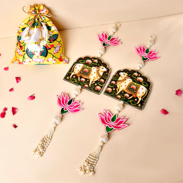 Pichwai Lotus Hanging With Beautiful Pichwai Potli(Gifting Hamper)